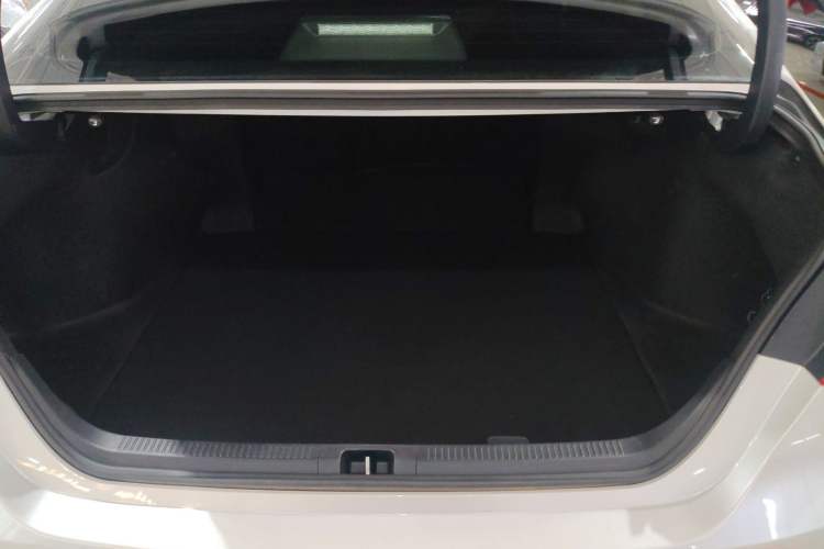Used Toyota Camry 2021 2.0G Luxury Edition Trunk