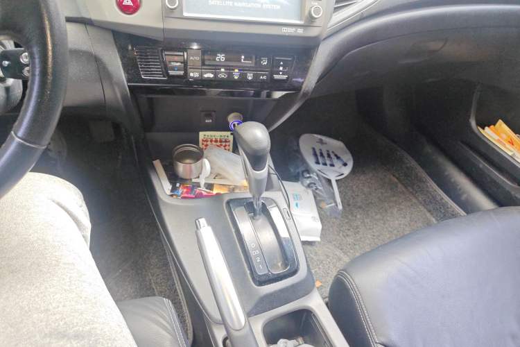 Used Honda Civic 2013 10th Anniversary 1.8L Automatic Luxury Edition Gear Lever