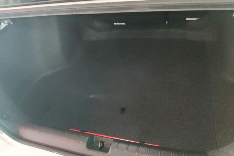 Used Honda Civic 2019 220TURBO CVT Dynamic Edition China VI Trunk