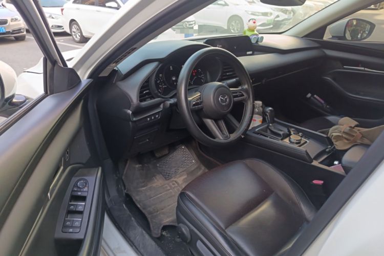 Used Mazda 3 Axela 2020 1.5L Automatic Luxury Version
