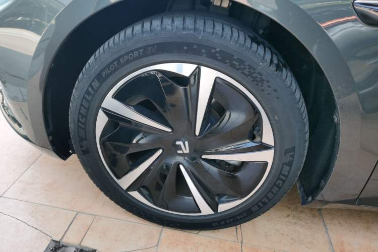 Used Rising F7 2023 Advanced Edition