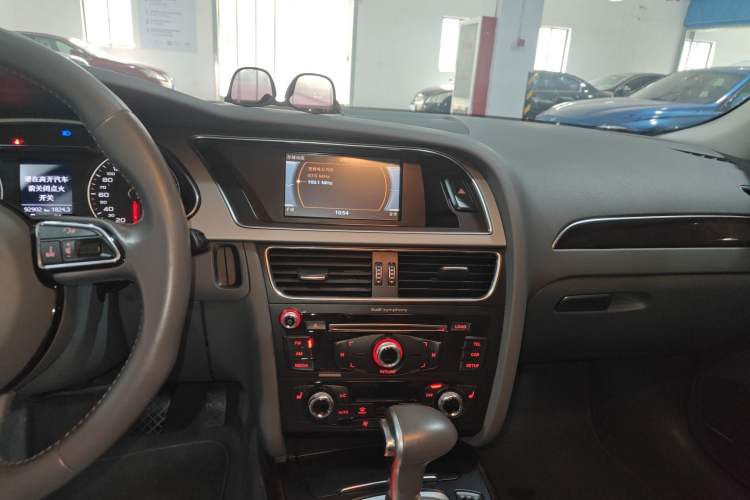 Used Audi A4L 2016 35 TFSI Automatic Comfort Model Audio And AC Panel