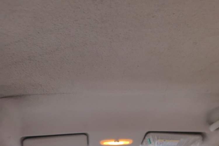 Used Venucia R30 2014 1.2L Manual Enjoyment Edition