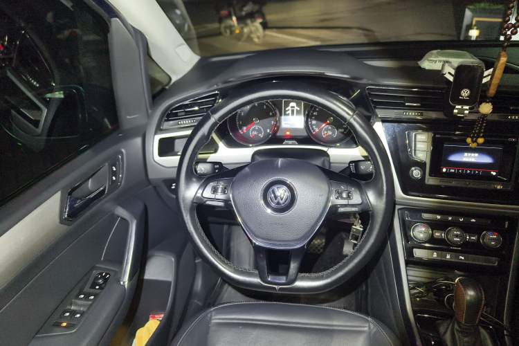 Used Volkswagen Touran 2016 Volkswagen Touran L 280TSI DSG Comfort Edition
