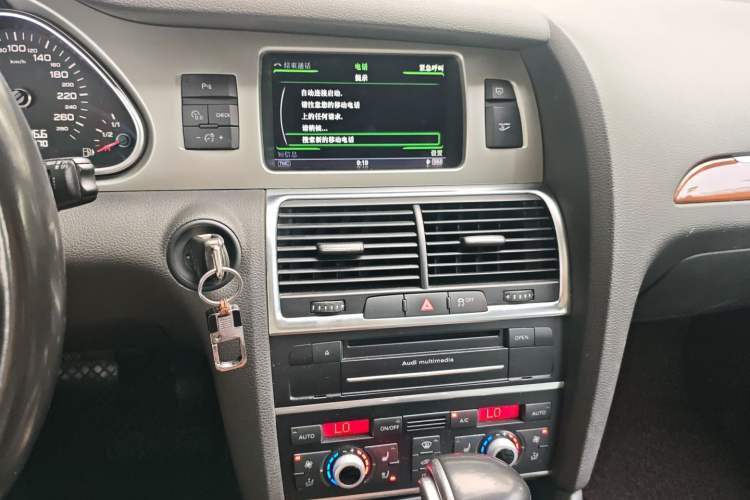 Used Audi Q7 2014 35 TFSI Sport Edition Audio And AC Panel