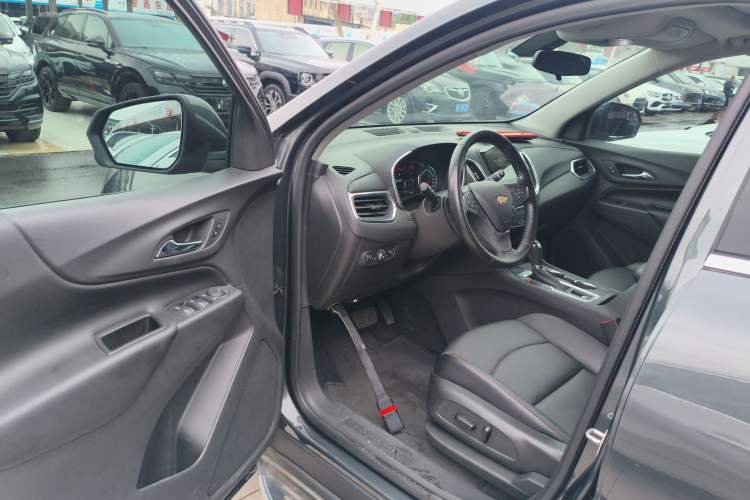 Used Chevrolet Equinox 2017 550T Automatic All-Wheel-Drive Top-Tier Version Driver Seat