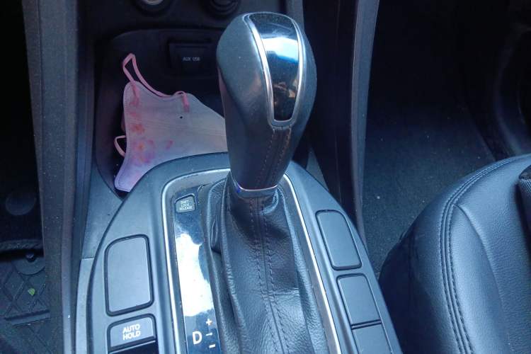 Used Hyundai Santa Fe 2013 2.4L Automatic 2WD Comfort Edition Gear Lever