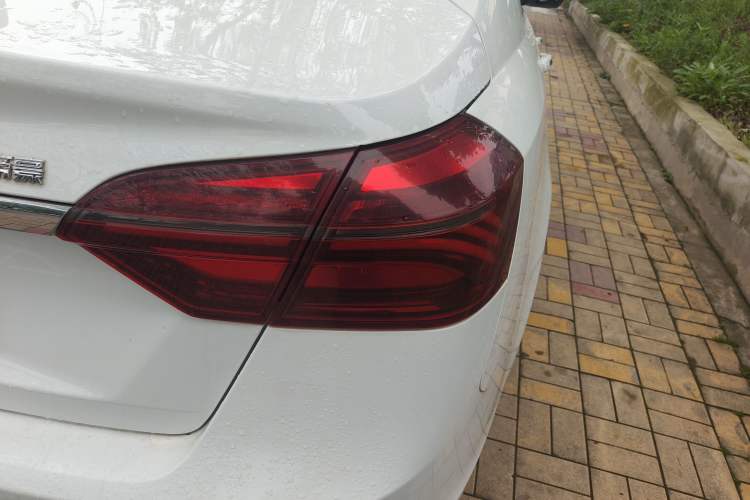 Used Geely Auto Emgrand 2018 1.5L Manual Upward Connect Edition Right Rear Taillight