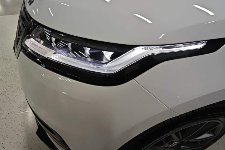 Used Land Rover Range Rover Velar 2024 Dynamic HSE
