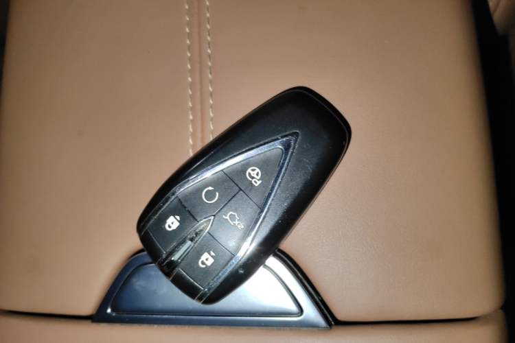 Used CHANGAN UNI-Z New Energy 2024 Blue Whale Smart Electric iDD 125km Excellence Model