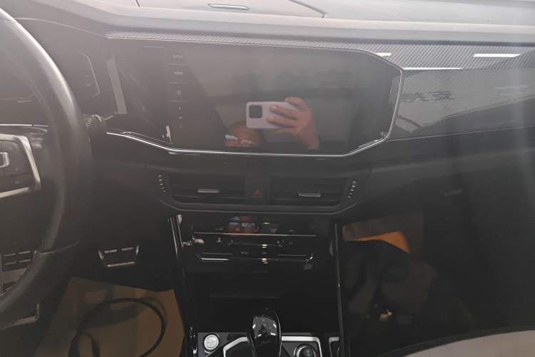 Used Volkswagen Tayron 2020 380TSI All-Wheel Drive R-Line Connected Version Audio And AC Panel