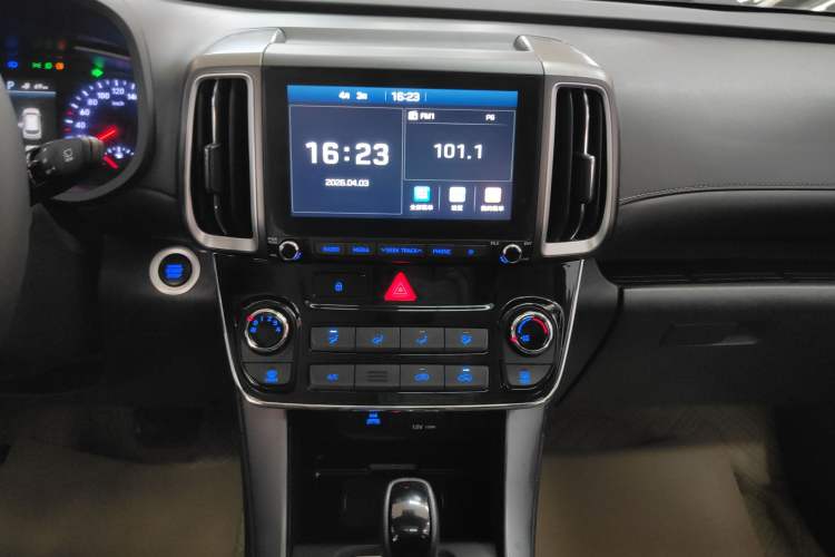 Used Hyundai ix35 2019 2.0L Automatic 2WD Zhiyong·Changxiang Edition China VI Standard Audio And AC Panel