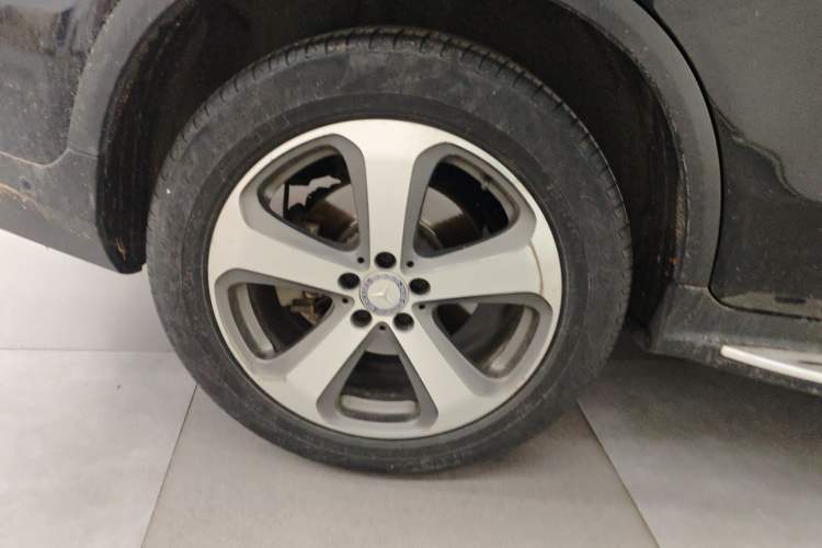 Used Mercedes-Benz GLC 2016 GLC 300 4MATIC Dynamic Model Right Rear Wheel Hub