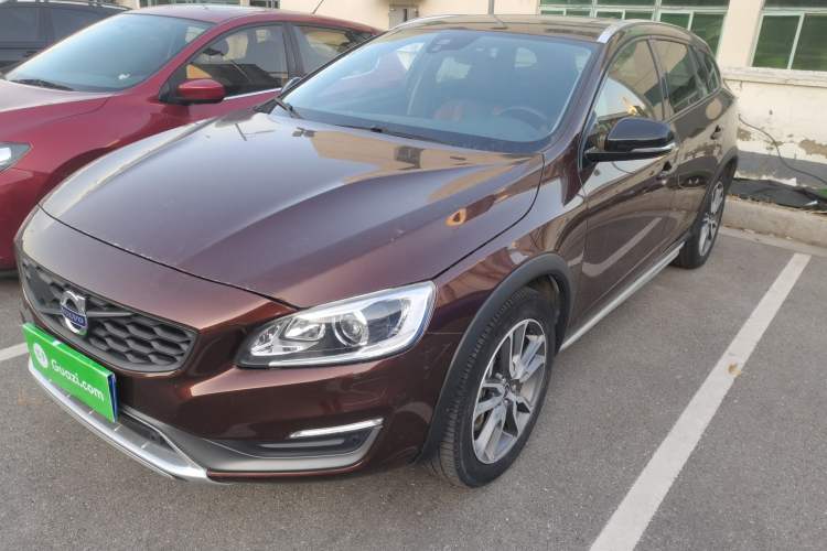 Used Volvo V60 2016 Cross Country T6 AWD