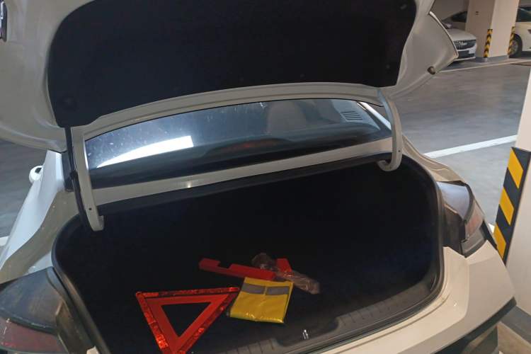 Used Hyundai Elantra 2023 1.5L CVT GLX Elite Edition Trunk