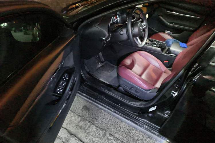 Used Mazda 3 Axela 2023 2.0L Automatic Zhiyao Edition