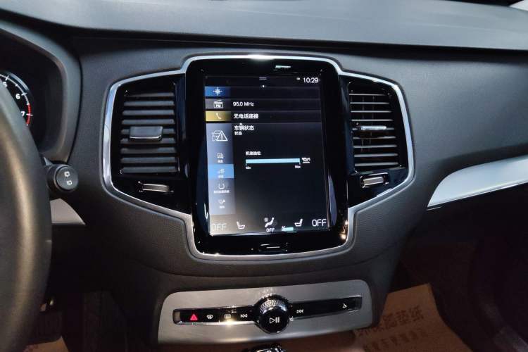 Used Volvo XC90 2018 T6 Zhiyi Edition 7-Seater Audio And AC Panel