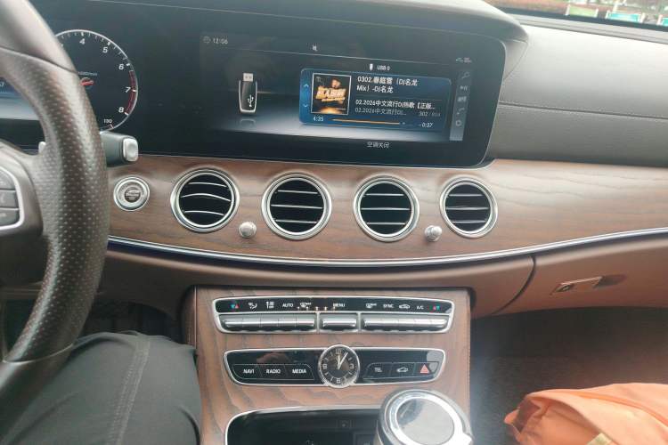 Used Mercedes-Benz E-Class 2018 Facelift E 200 L Audio And AC Panel