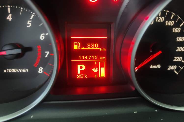 Used Mitsubishi Outlander 2011 Kicks 2.4 Fashion Edition
