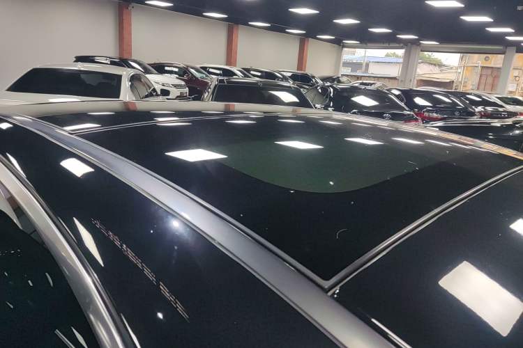 Used Mercedes-Benz E-Class 2022 Second Facelift E 300 L Luxury Edition
