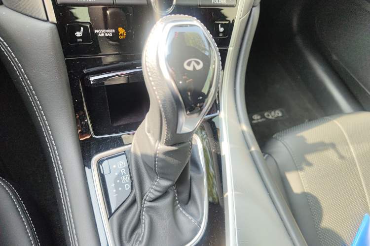 Used Infiniti Q60 2019 2.0T Luxury Edition
