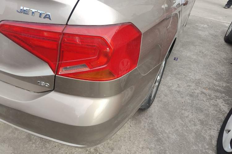 Used Volkswagen Jetta 2017 1.5L Manual Fashion Edition