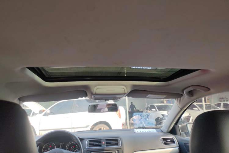 Used Volkswagen Sagitar 2014 Revised Version 1.4TSI Automatic Luxury Edition