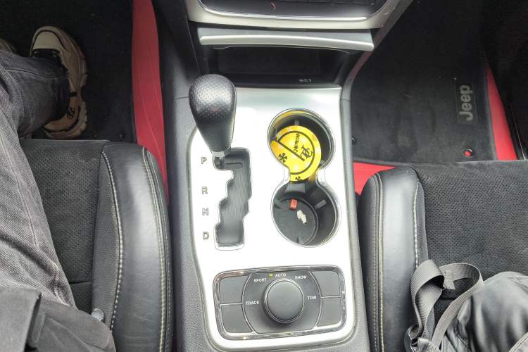 Used Jeep Grand Cherokee SRT 
