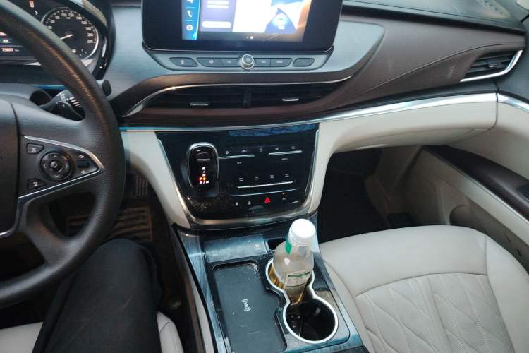 Used Buick GL8 2021 Land Cruiser Executive Class 652T Luxury Model
