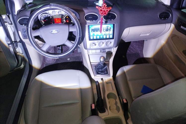 Used Ford Focus 2011 Sedan 1.8L Manual Classic Model
