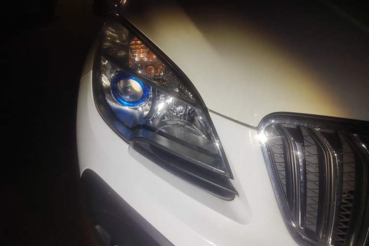 Used Buick Encore 2013 1.4T Automatic Two-Wheel Drive Elite Model Right Front Headlight