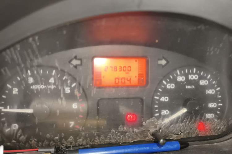 Used Wuling Rongguang 2014 1.2L S Base Model Odometer Close Up