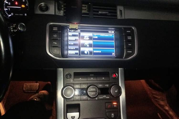 Used Land Rover Range Evoque 2014 2.0T 5-Door Luxury Edition Audio And AC Panel