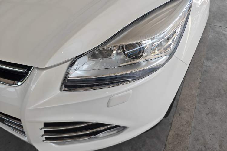 Used Ford Kuga 2015 2.0L GTDi Four-Wheel-Drive Sport Model