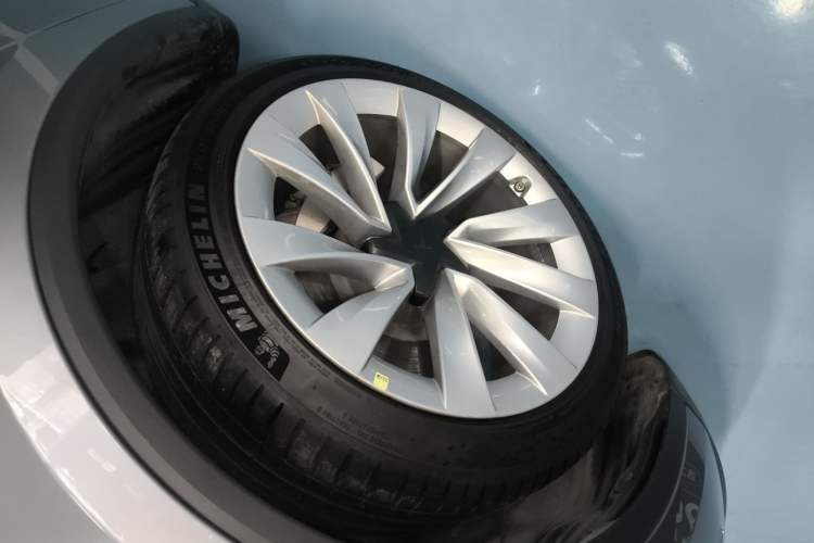 Used Tesla Model Y 2025 Rear-Wheel Drive First Edition
