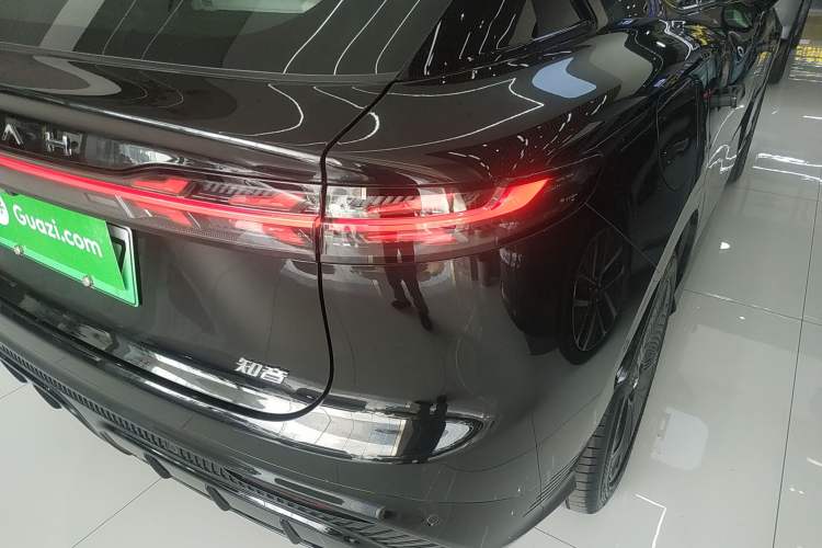 Used VOYAH COURAGE 2024 Long-Range Supercharge Edition Right Rear Taillight