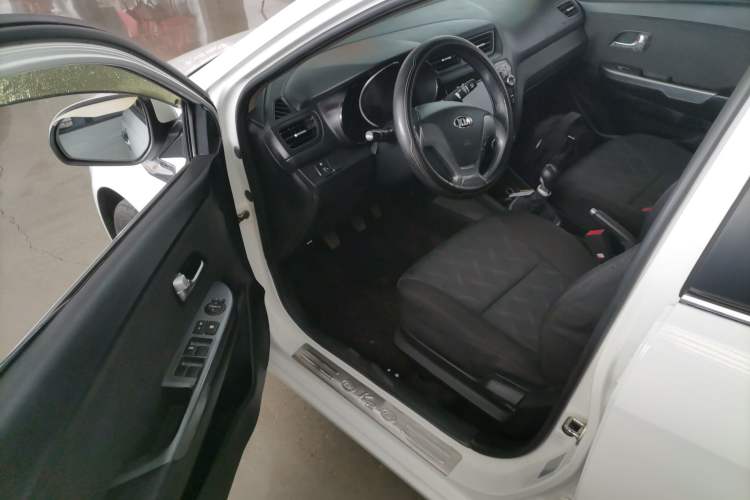 Used Kia K2 2015 Sedan 1.4L MT GLS
