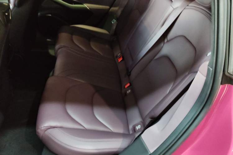 Used Xiaomi Auto SU7 2024 Four-Wheel Drive Ultra-Long Range Advanced Intelligent Driving Max Edition
