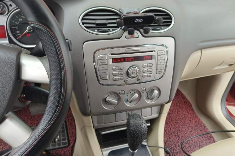 Used Ford Focus 2011 Hatchback 1.8L Automatic Fashion Edition
