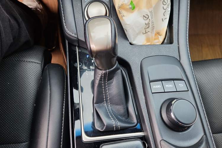 Used Lexus ES 2015 300h Comfort Edition