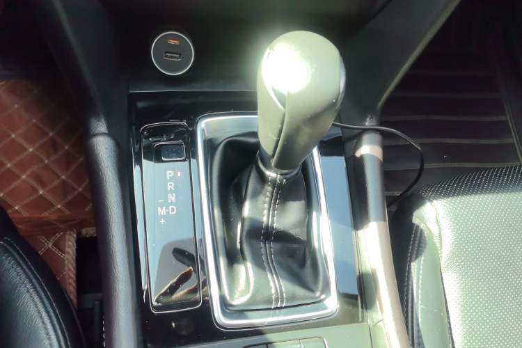 Used Mazda 3 Axela 2017 Sedan 2.0L Automatic Prestige Model China V Standard Gear Lever