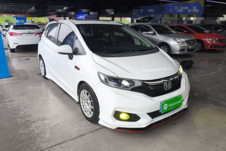 Used Honda Fit 2018 1.5L CVT Comfort Sunroof Version Front Right 45 Deg