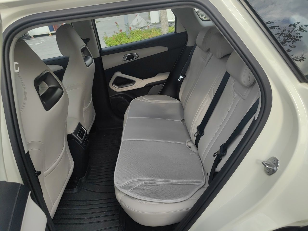 BYD Yuan UP 2025 Model 301KM Leading Version — снимка 14