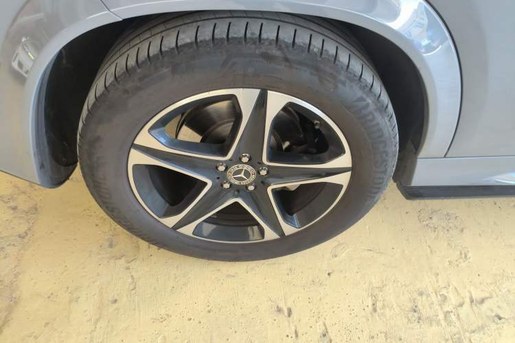 Used Mercedes-Benz GLE New Energy 2021 GLE 350 e 4MATIC Right Rear Wheel Hub