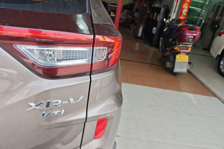 Used Honda XR-V 2015 1.8L VTi CVT Luxury Edition
