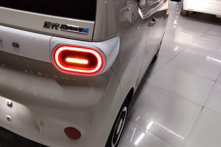 Used Wuling Hongguang MINIEV 2024 3rd Generation 215km Youth Edition Right Rear Taillight