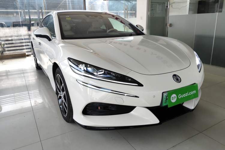 Used Denza Z9 2024 630 km All-Wheel Drive Max Version