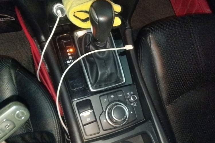 Used Mazda 3 Axela 2017 Sedan 2.0L Automatic Flagship Model China V Standard Gear Lever