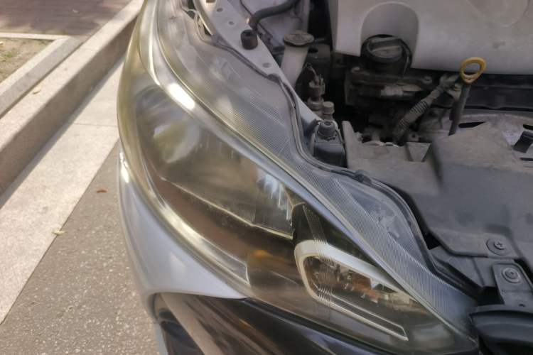 Used Toyota YARiS L Zhi Xuan 2017 1.5E CVT Enhanced Performance Edition Right Front Headlight