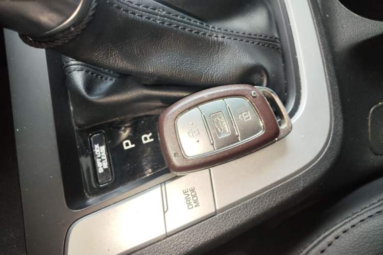 Used Hyundai Elantra (6th Generation / Lingdong) 2016 1.6L Automatic ZhiXuan – Elite Version